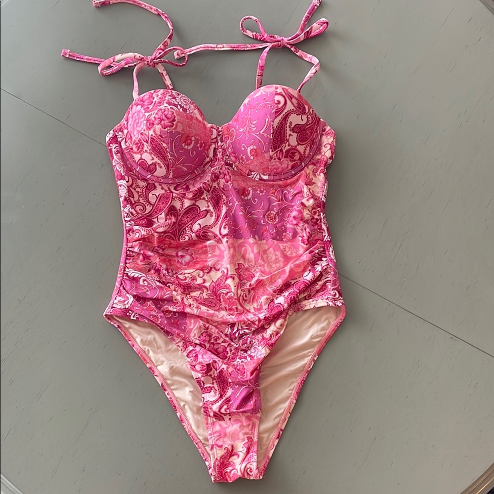 Cupshe Pink Swirl One-Piece Swimsuit
